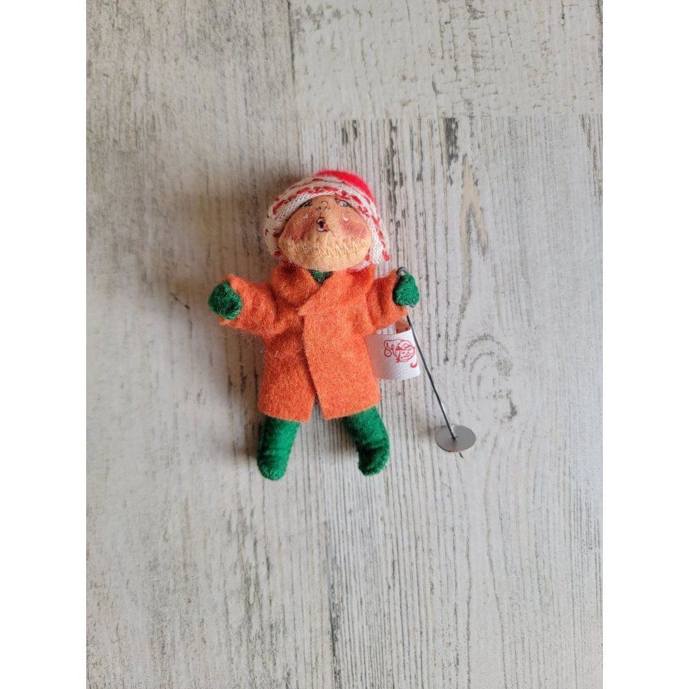 Annalee 1986 mini ski skier AS IS doll xmas snow‎